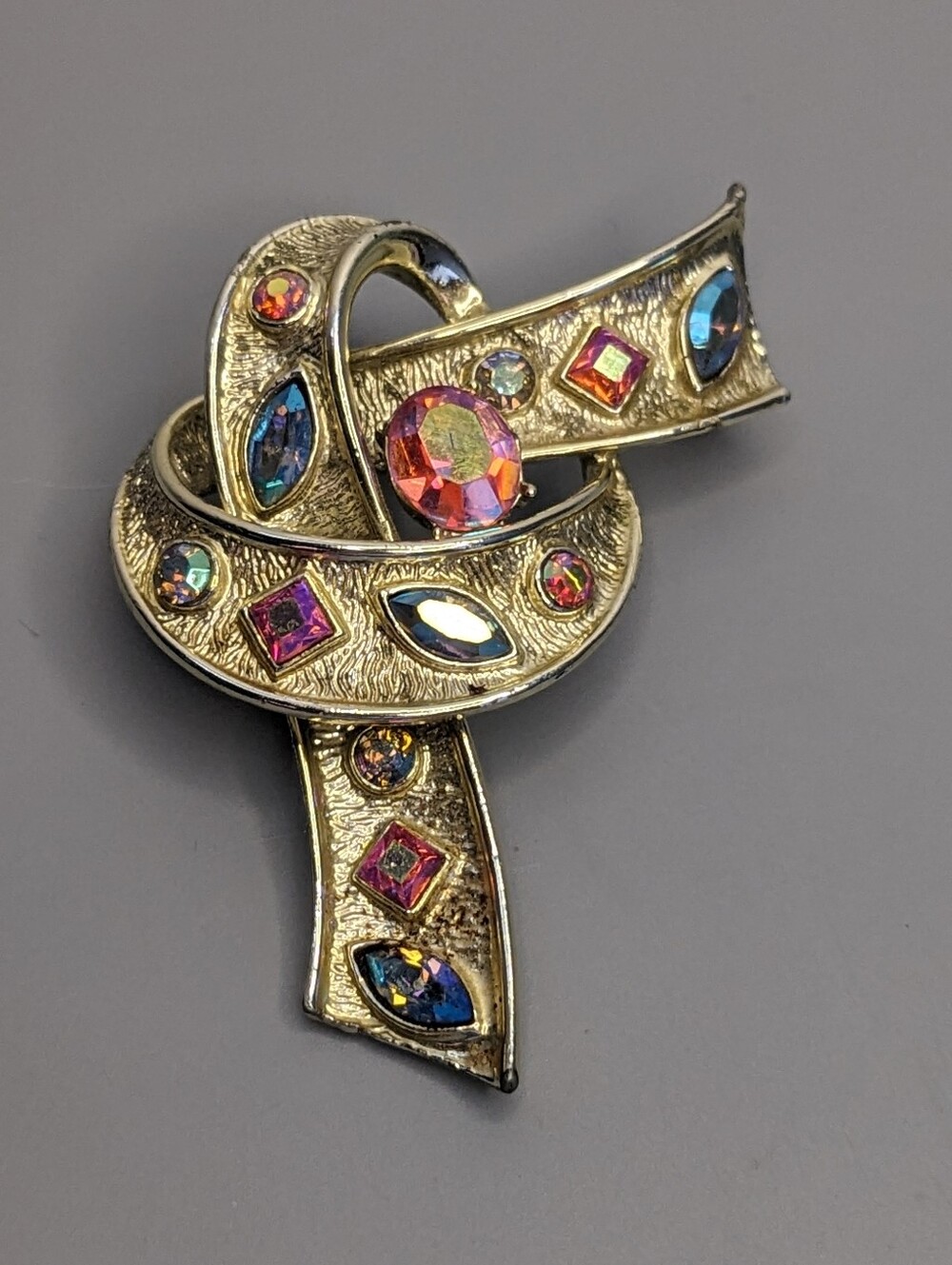 Vintage Coro Ribbon Brooch Gold Tone Multicolor Glass Stones Mid Century 1950s
